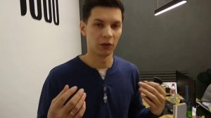 Стоит ли делать световой натяжной потолок?  Либо лучше использовать люстры или светильники?