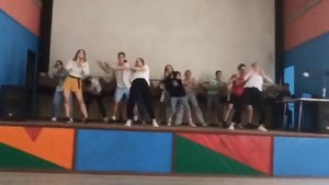 КРУТОЙ ТАНЕЦ ВОЖАТЫХ. Лагерь "Искра" 2022 год. РЕПЕТИЦИЯ ВОЖАТСКОГО КОНЦЕРТА.