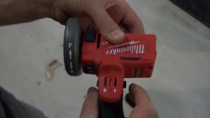 Обзор отрезной машины  MILWAUKEE M12 FUEL FCOT