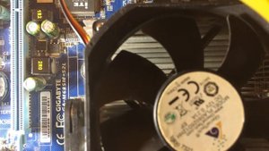 Как подключить жёсткий диск к материнской плате!!!