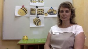 Видеоинструкция для детей по использованию мини-робота "Умная пчела"