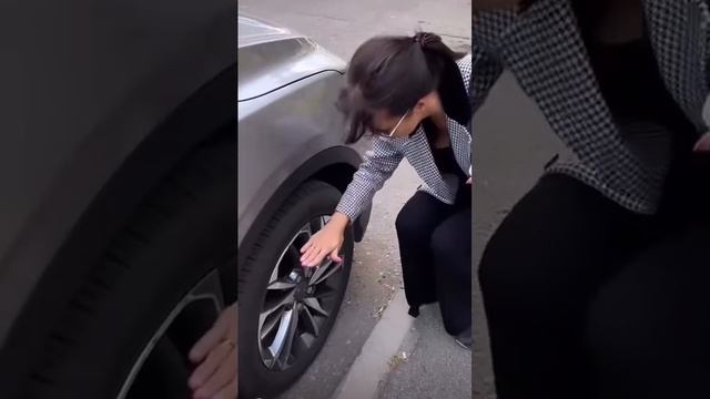 Какая сообразительная ?