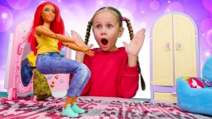 Новые видео игры для девочек: Кукла Барби занимается спортом! Веселые истории про игрушки девочкам
