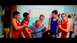 Штангисты посадили девушку на шпагат за 30 сек.!