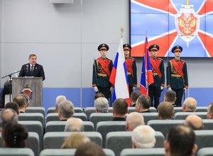 Бочаров поздравил сотрудников УФСБ по Волгоградской области с профессиональным праздником