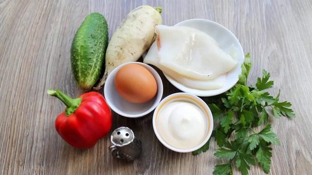 Салат из дайкона с кальмарами