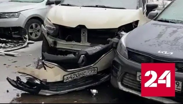 Пьяный водитель протаранил пять машин в Солнечногорске - Россия 24 