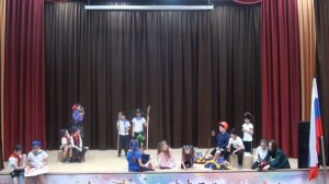 "А что у вас?" (С. Михалков) - сценка. Школьный театр "ПЕРЕКРЁСТОК" (МАОУ СОШ №2 УИИЯ)-08.02.2021г.