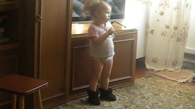 женя поёт и танцует 2 в 1 маленькая актриса!