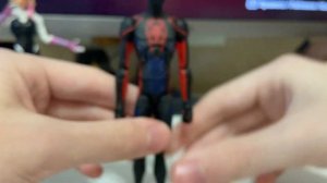 Обзор фигурок marvel legends spider-man across the spider-verse Майлз и Гвен