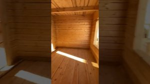 Обзор планировки 1,5-этажного дома 9x9 с террасой