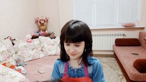 Дети играют в парикмахера! Играют в профессии! Дети играют в парикмахерскую!))