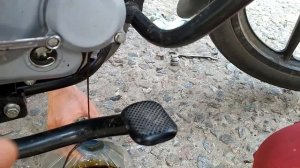 Замена масла на BAJAJ BOXER 150 за 2 минуты!