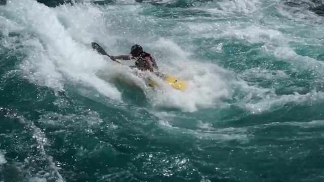 Futaleufu River Freestyle Kayak Session with Aniol Serrasolses, Tino Specht, and Marcos Gallegos смотреть онлайн