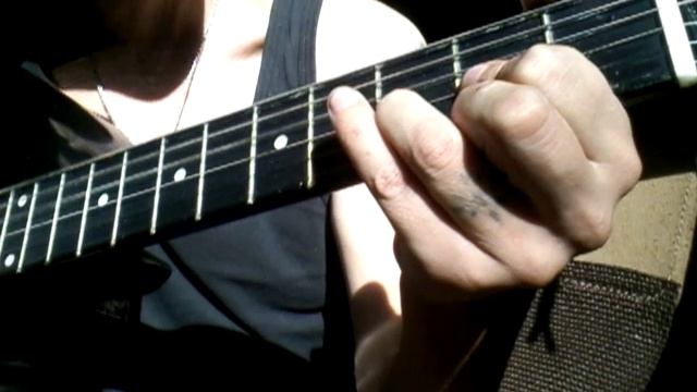 Кавер версия - "Мне старушка одна"(ордена не продаются)
Армейская песня смотреть онлайн