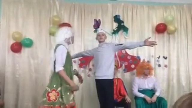 Сценка на восьмое марта у нас в школе смотреть онлайн