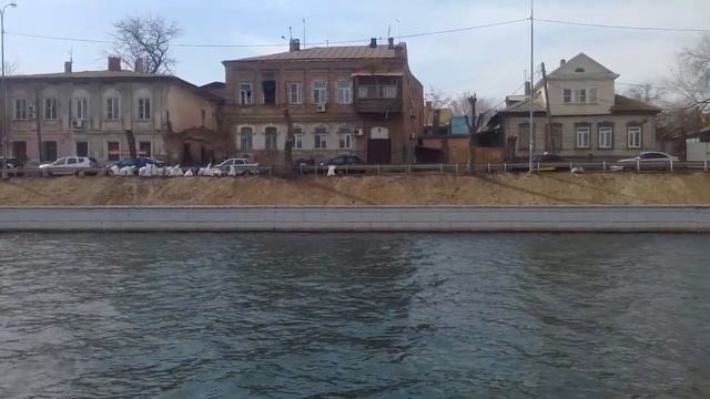 Астрахань.  Набережная 1 Мая  История Варвациевского канала и  усадьбы Журавского.