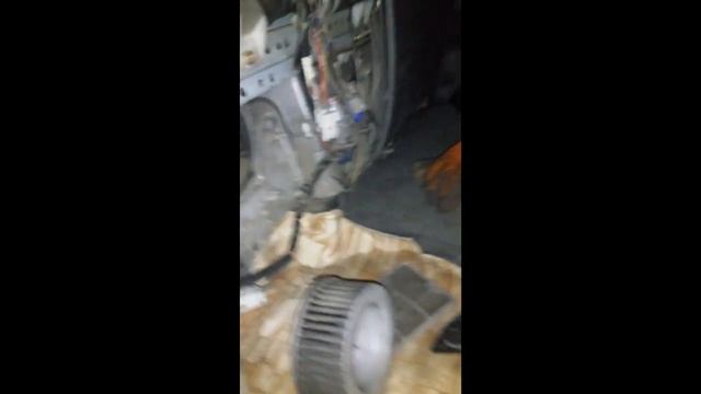 Замена мотора печки Mitsubishi Fuso Fighter (Митсубиси фусо файтер 2003г)