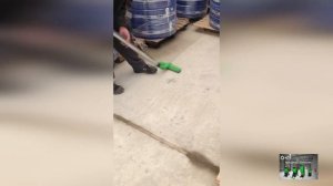 Уборка промышленным пылесосом ADS328 складского помещения от бетонной пыли