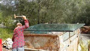 Разбиваем стеклопакет