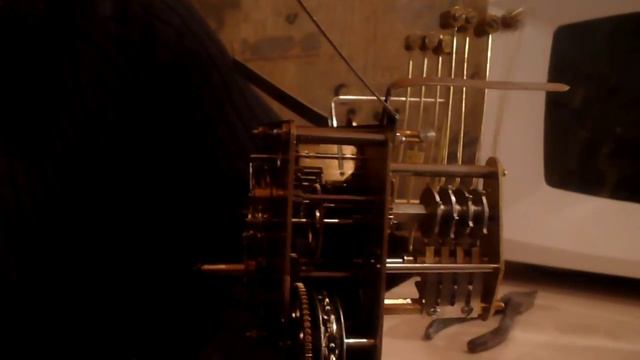 работа механизма (часы гиревые с боем) смотреть онлайн