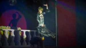 DRAG QUEEN SHOW LIFE PERFORMANCE ON STAGE