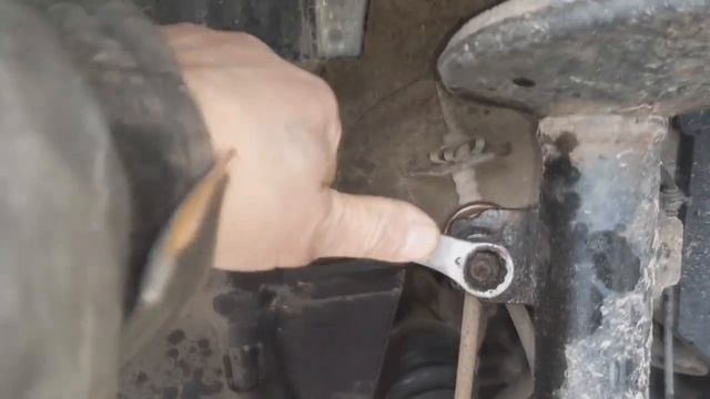 Рено Дастер . Замена стоек стабилизатора. смотреть онлайн