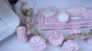 Шьем тыквы, связку чеснока и летучих мышей, украшения для дома.