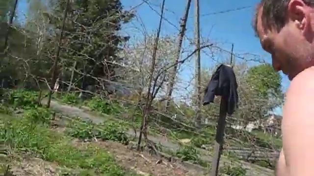 Семья Бровченко. Как мы садим редиску в грядки из шифера, обрабатывая землю плоскорезом. смотреть онлайн