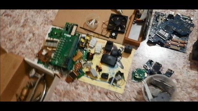 Разбираю барахло. Ищу золото.