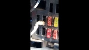 Крутая фишка,чтобы не забыть включить выключить ходовые огни