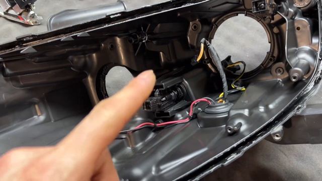 Mitsubishi Outlander 3 - замена линз на диодные Expression Drive