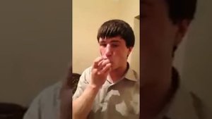 Парень признается в любви девушке Лере