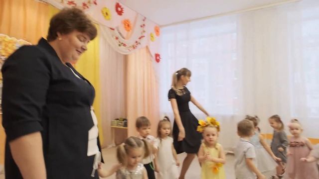Осенний праздник в младшей группе. смотреть онлайн
