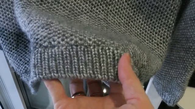 Кольчужный мужской джемпер спицами
