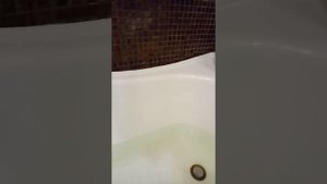 Изогнутый плинтус на ванну.