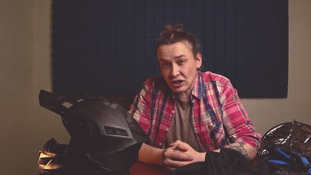 Обзор кроссового шлема FXR Helium Carbon смотреть онлайн