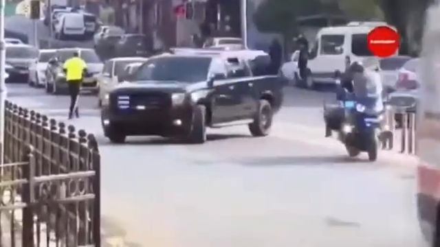 кортеж президента Турции уступает дорогу скорой смотреть онлайн