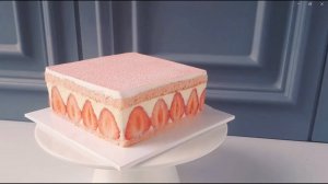 Торт Фрезье со свежей клубникой