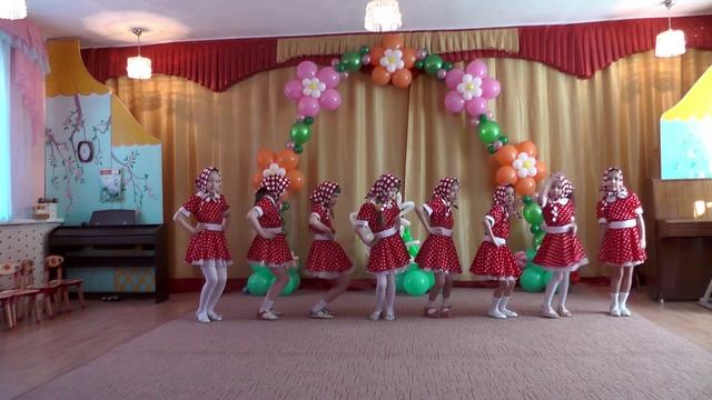 Dancing dolls girls/Танец девочек матрёшек смотреть онлайн