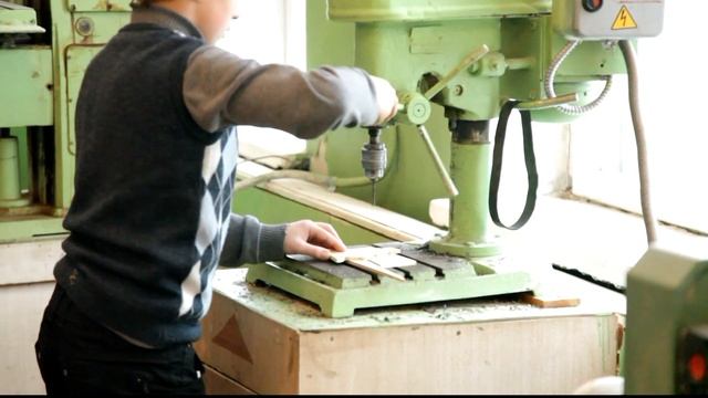 Урок технологии. Выпиливание лобзиком - 2 смотреть онлайн