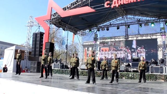 Студия танца "Акварель" - Раз, два левой 09.05.2018 смотреть онлайн