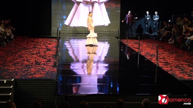 Video desfile de la colección "Jondo" de Pilar Rubio en Simof 2020 смотреть онлайн