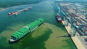 Судно Ever Given компании Evergreen сегодня сняли с мели