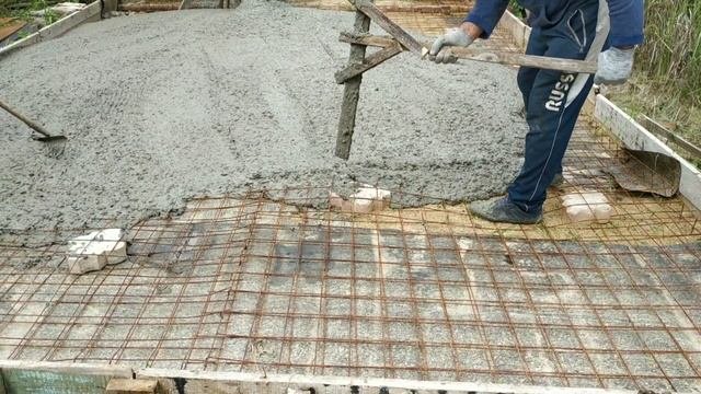 Как залить бетонную площадку своими руками для стоянки автомобиля