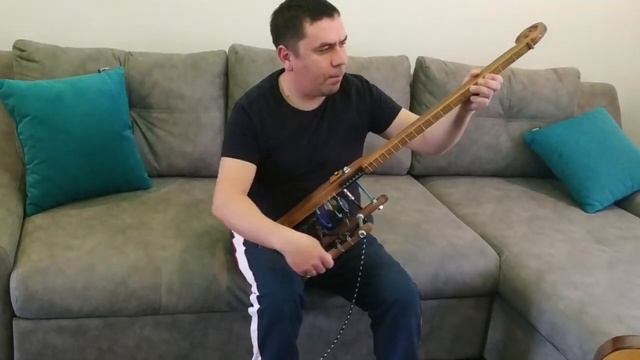 Необычный музыкальный инструмент своими руками