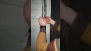 видео-инструкция по монтажу врезного доводчика в торец двери и коробки. двери скрытого монтажа.