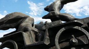 ПАМЯТНИК ТАЧАНКЕ РОСТОВЧАНКЕ В ГОРОДЕ РОСТОВЕ