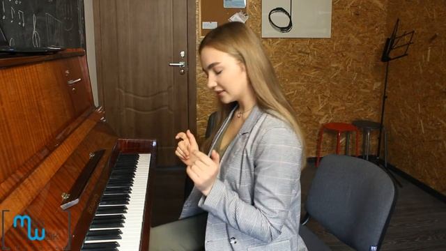 Урок по фортепиано №1. Постановка рук.