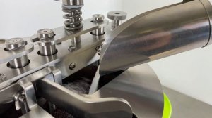 Craft bean-to-bar chocolate bars made on compact modern equipment | KADZAMA